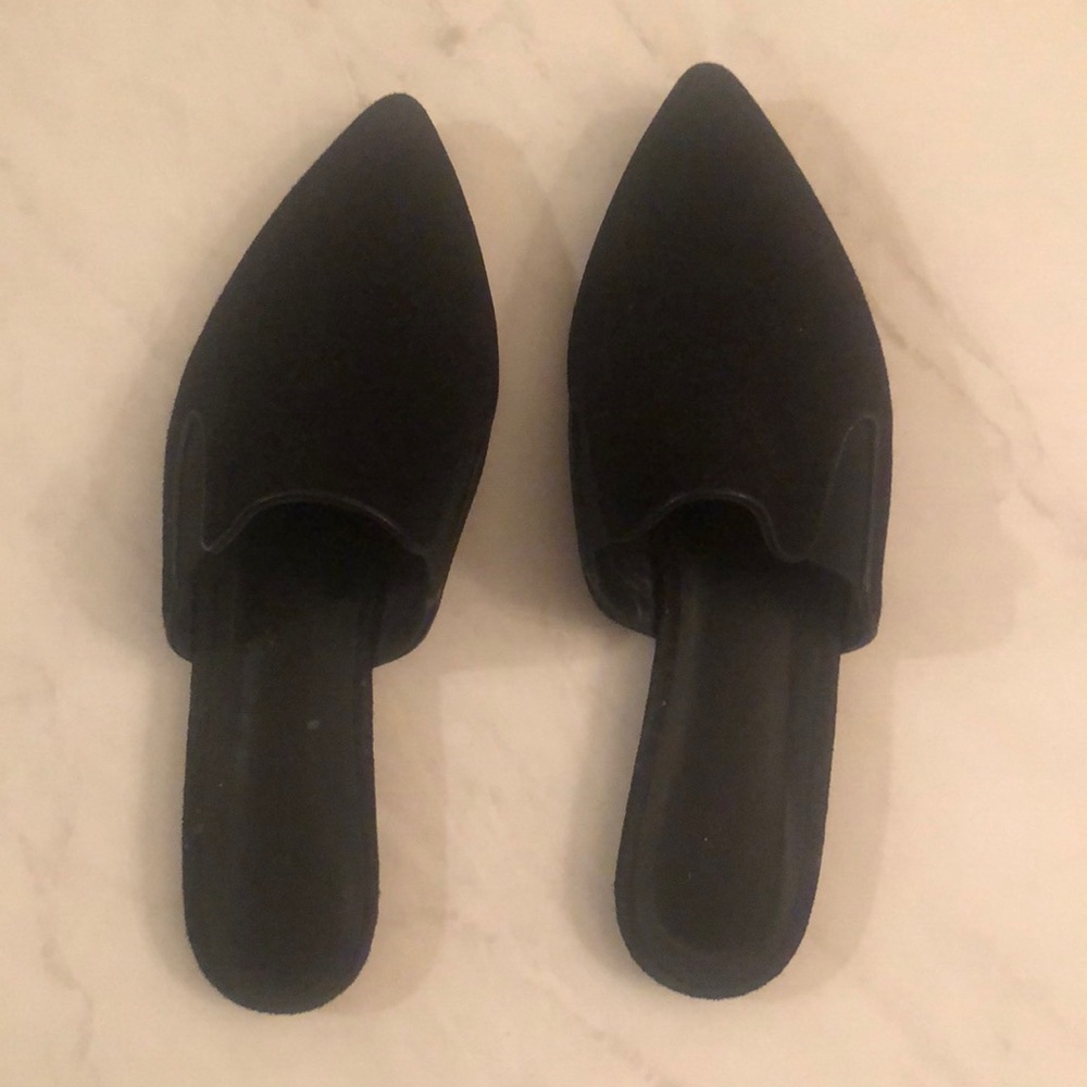 Jenni Kayne black pointy toe suede mules